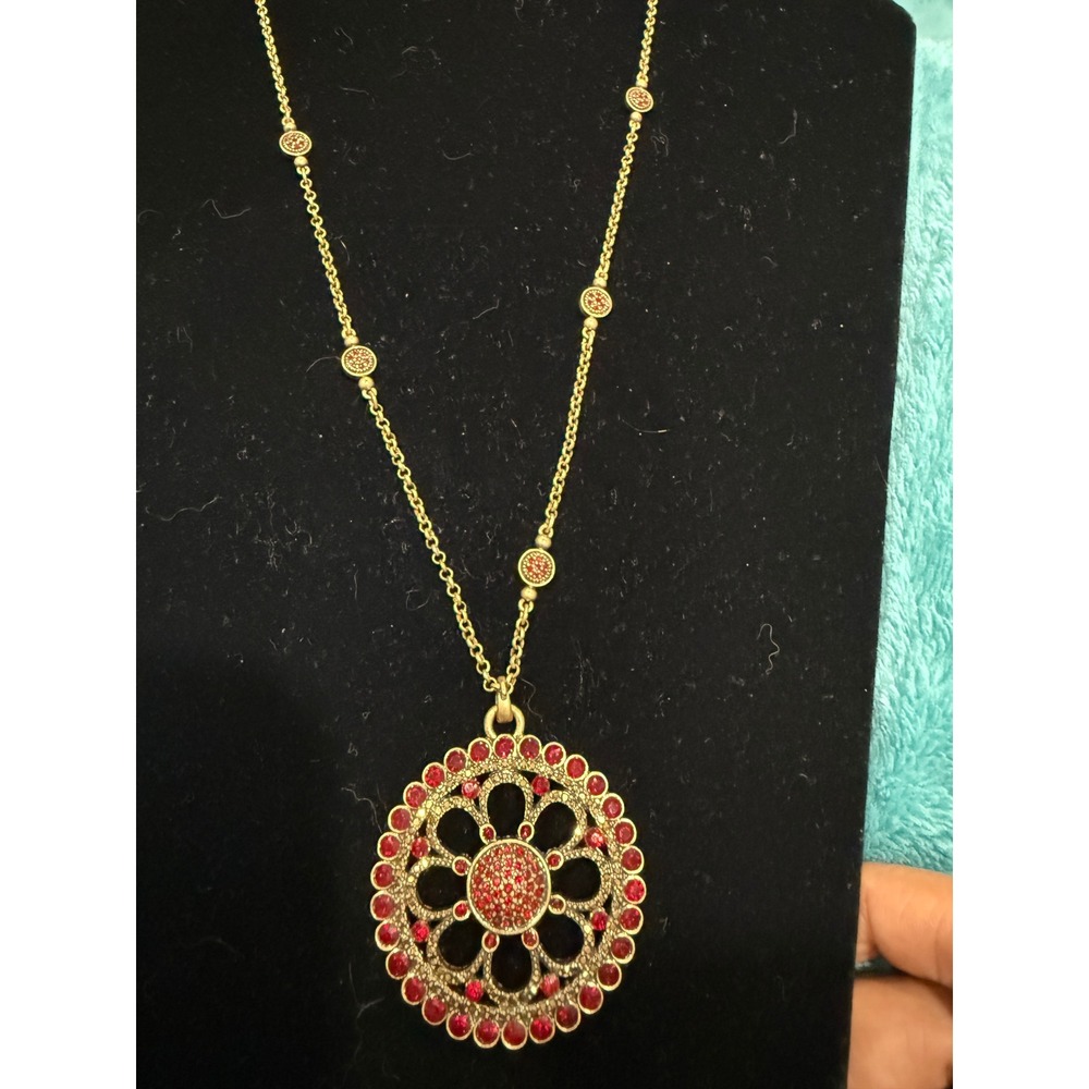 Vintage Style Gold Tone Red Rhinestone Floral Medallion Station Pendant Necklace